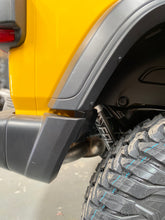 Load image into Gallery viewer, FULLY FITTED: Teraflex 2.5" Coil Lift System and Falcon SP2 2.1 Shocks for Wrangler JL 2DR / JLU 4DR (2019+)
