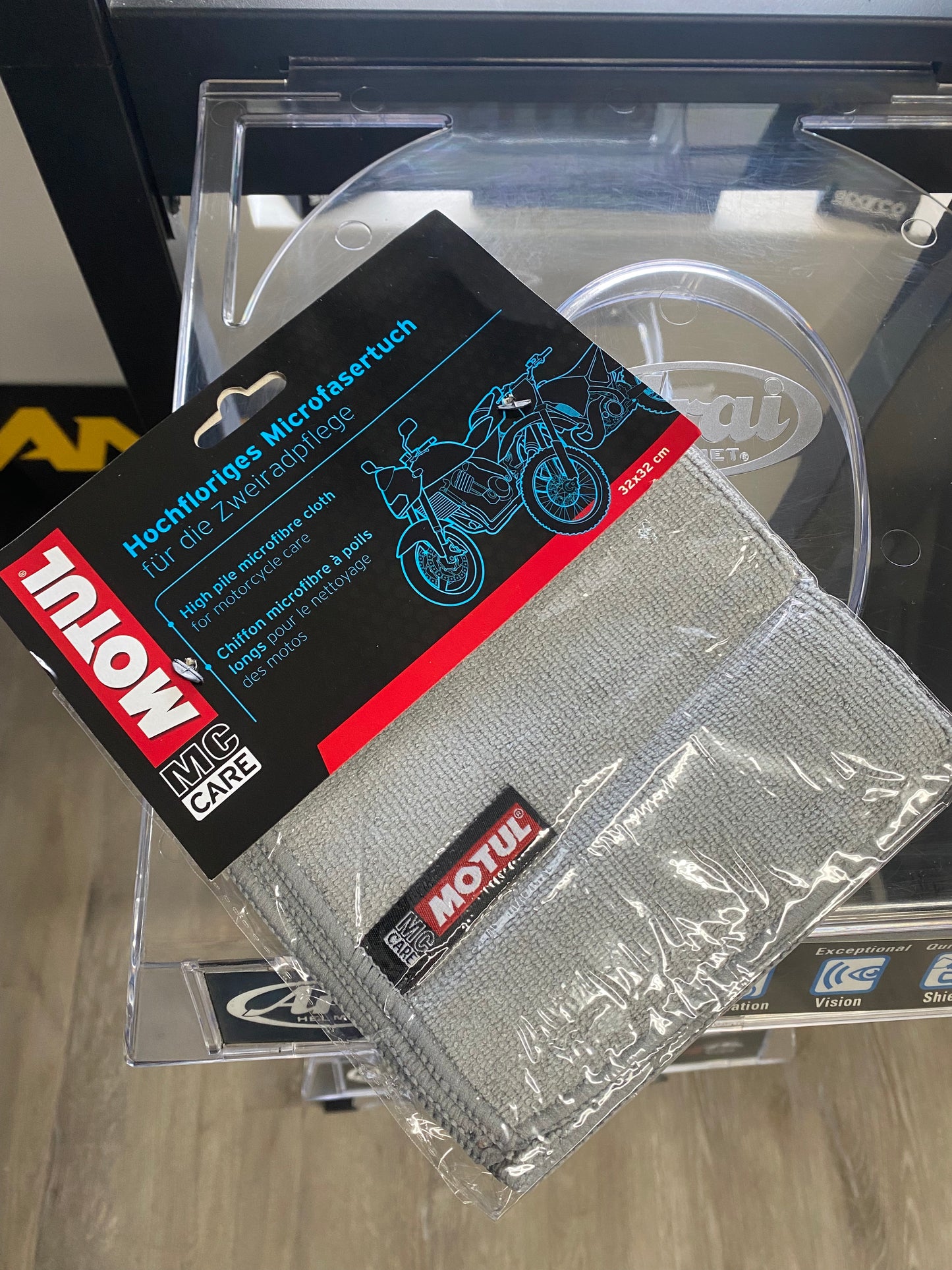 MOTUL High Pile MICROFIBRE CLOTH for Helmet Cleaning