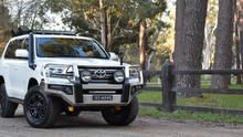 Load image into Gallery viewer, VIPER 20" Single Row Light Bar - 20X5w Osram with harness by LIGHTFORCE
