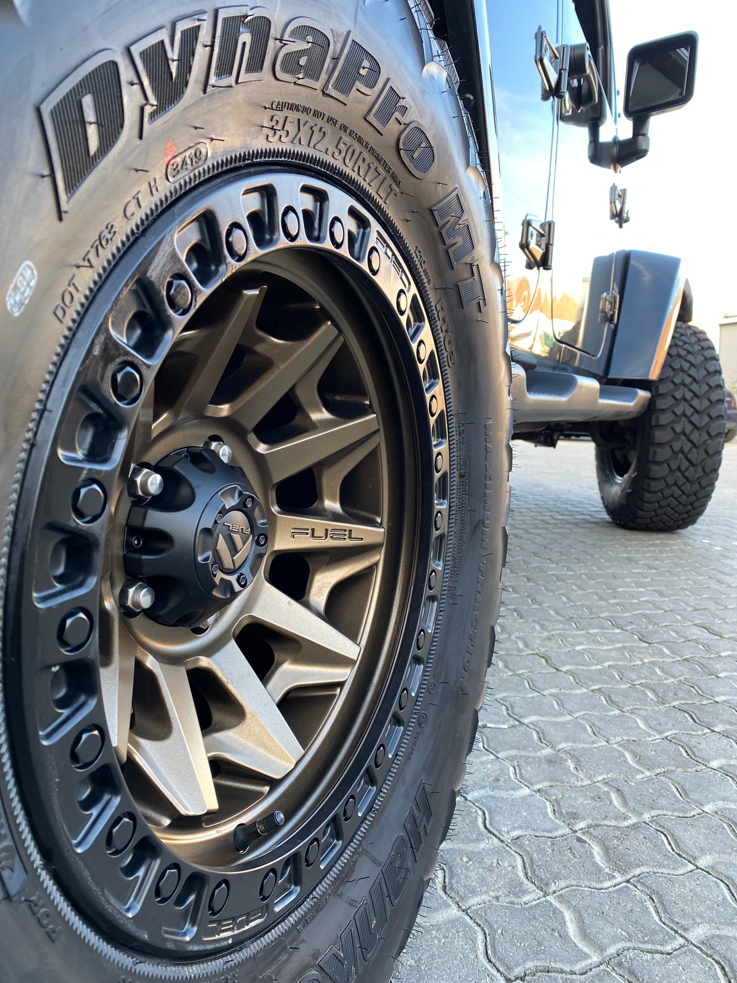 FUEL OFFROAD 'Covert' D696 - Bronze 17" Rims with Black Lip (set of 5 Jeep 9J 5x127) -12