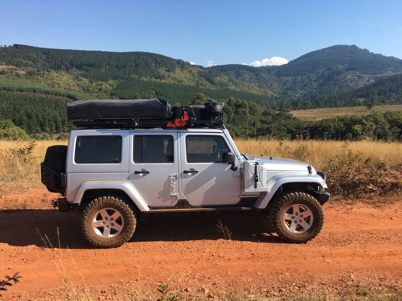 RockRage ULTIMA ROCK SLIDERS for Wrangler JKU - 4DR
